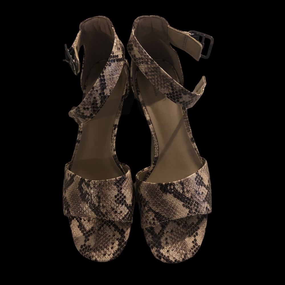 Clarks Comfort Ortholite Leather Embossed Snake Print Ankle Strap Sandals 8.5